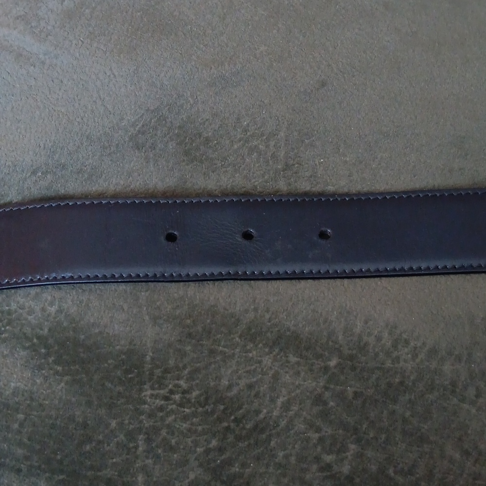 Gucci LuxuryVintage Reversible Elegant Black Leather /CamelBelt with Gold G. - Picture 6 of 9